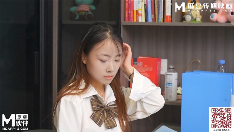 【新片速遞】绝对领域 LY-067禁忌的合租生活 花洒湿润少女的身-肉棒撬开美妙的穴[678M/MP4/27:31]
