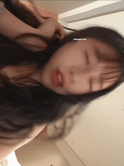 【新片速遞】♈♈♈2025年2月最新，超淫荡夫妻，【南瓜糯米饭】多P 调教 极品骚期 多女“她老公我把套摘了操你老婆了哦”眼镜少妇[3.28G/MP4/49:41]