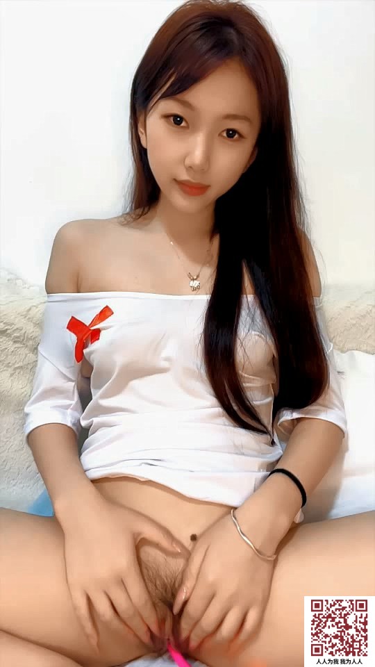 【新片速遞】校花级美女大学生兼职直播赚外快，全程露脸诱惑发骚，听狼友脱光光跳蛋塞逼里抽插，淫水泛滥呻吟可射好骚啊[1.39G/MKV/01:33:32/MP4]
